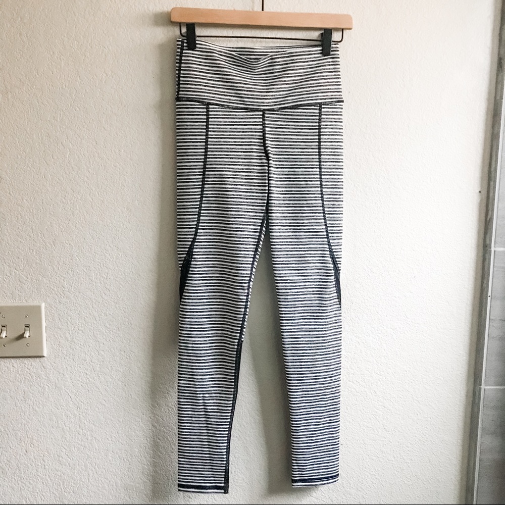 Carly Jean Los Angeles Striped “Sedona” Leggings. Black & White, size Small - Picture 7 of 13